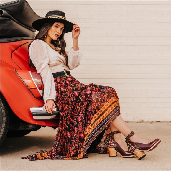 Freebird by Steven Brown and Tan Heels - Picture 2 of 9